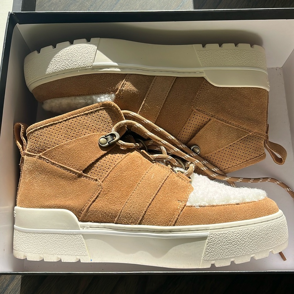 NEVER WORN Brown Suede Sneaker Boots